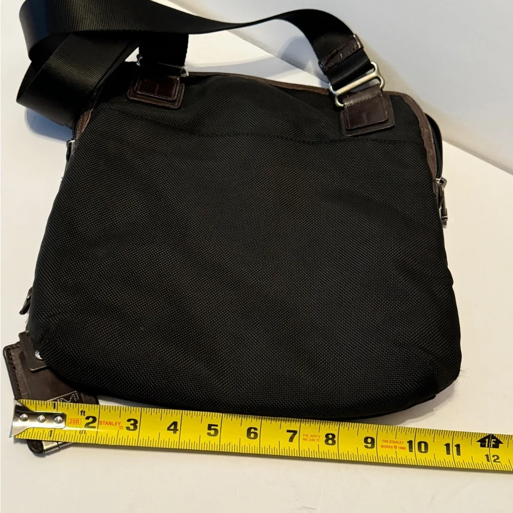 TUMI ALPHA BRAVO ANNAPOLIS CROSSBODY BAG - rarely used